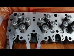 Partie de moteur diesel argenté brillant spécialement conçue pour la série CAT